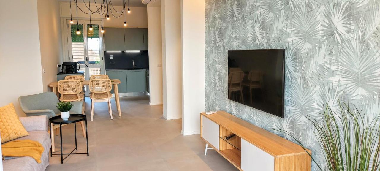 Apartment Rent 3 *